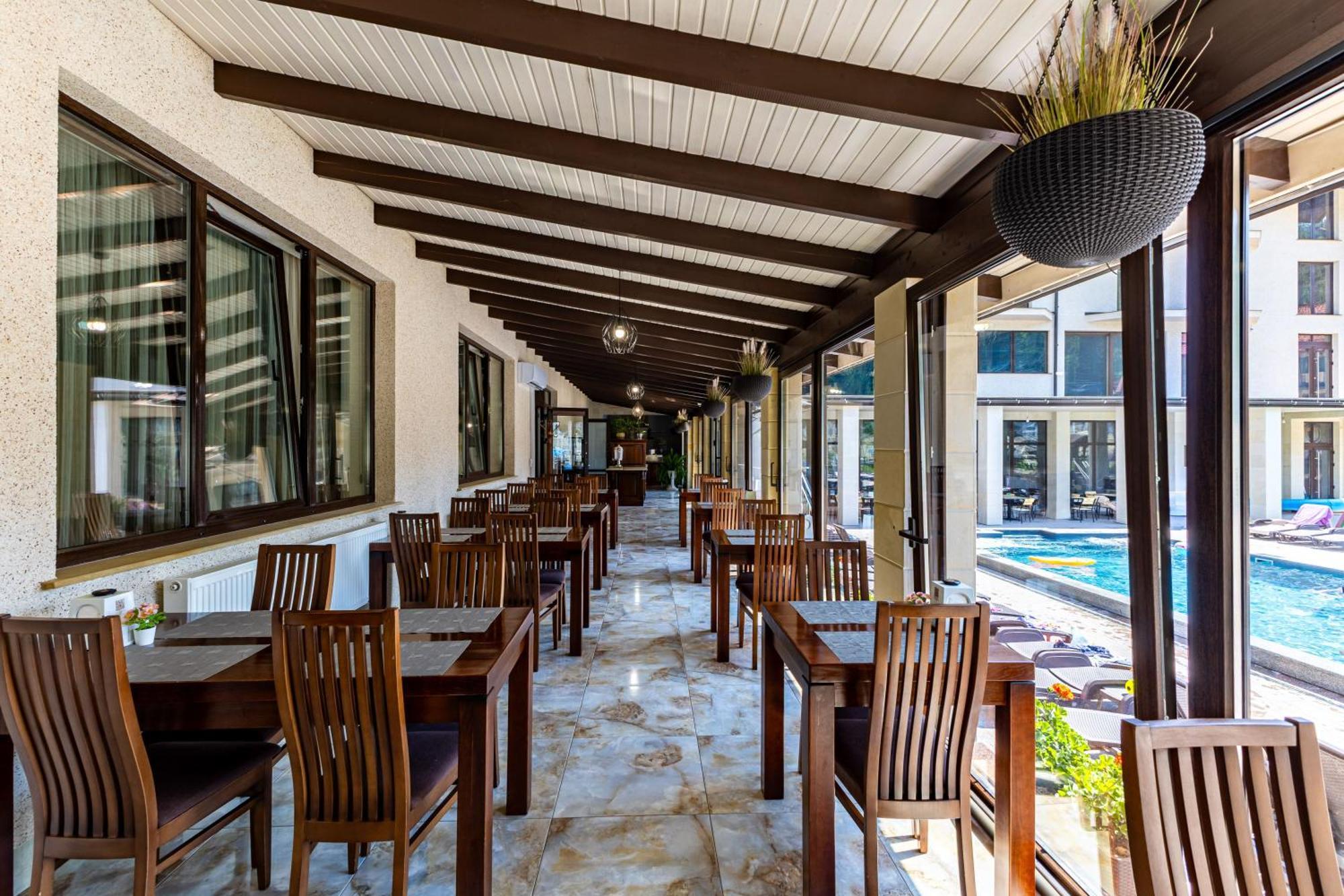 Continental Spa Resort بوكوفِل المظهر الخارجي الصورة