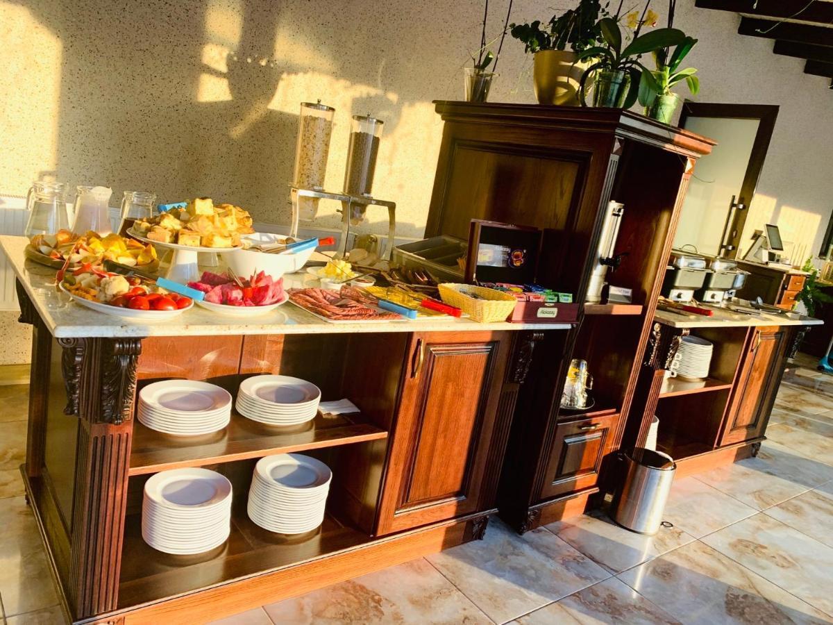 Continental Spa Resort بوكوفِل المظهر الخارجي الصورة